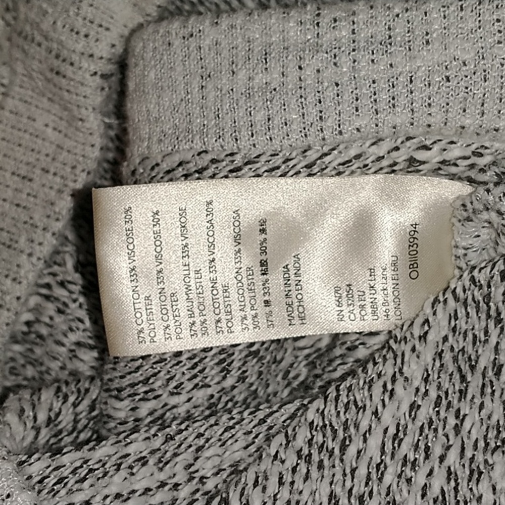 Free People pullover - somewhere between a knit and a sweatshirt - Picture 6 of 7